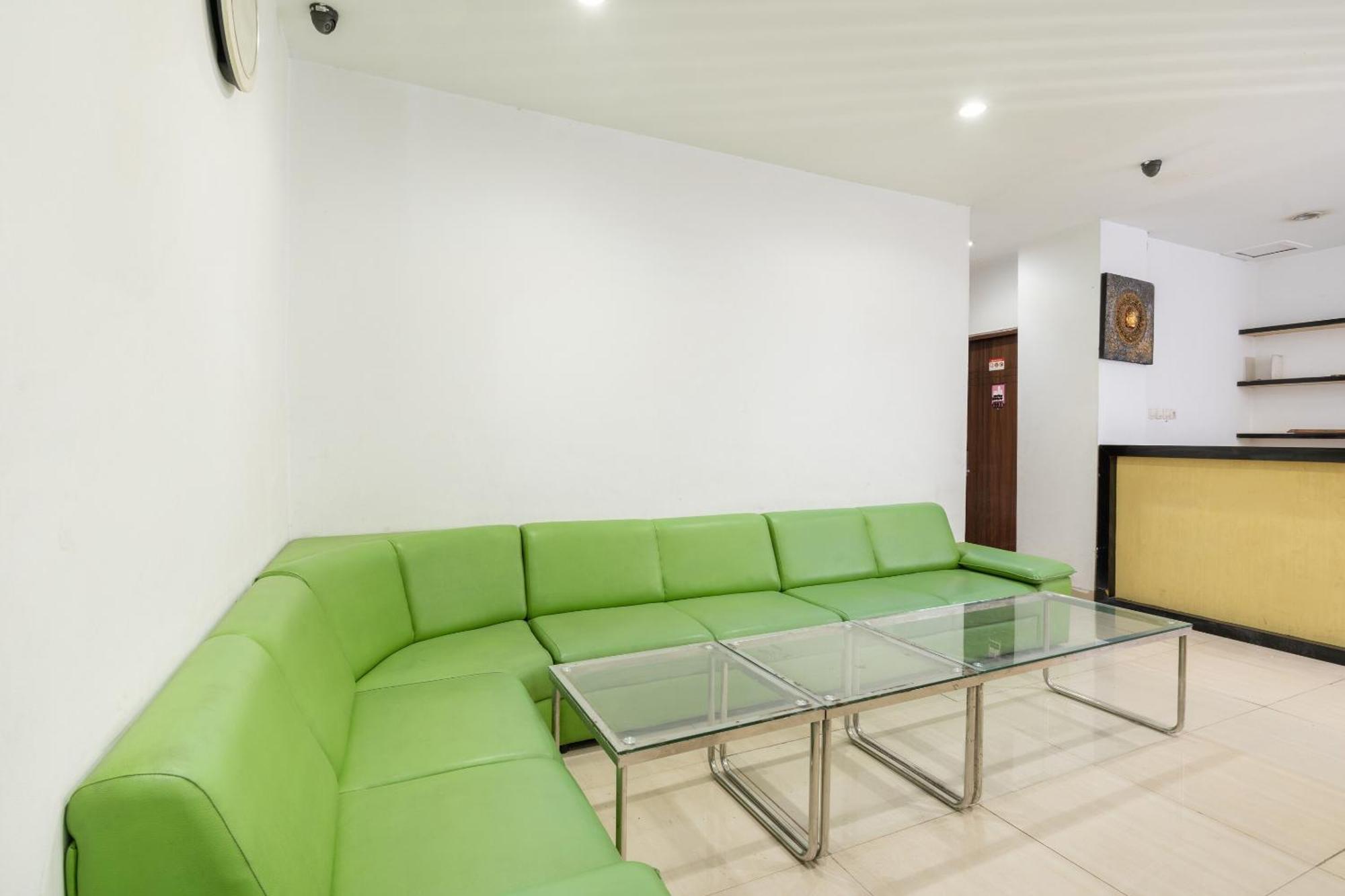 מלון סוראבאיה Super Oyo Flagship 91863 Metro House מראה חיצוני תמונה
