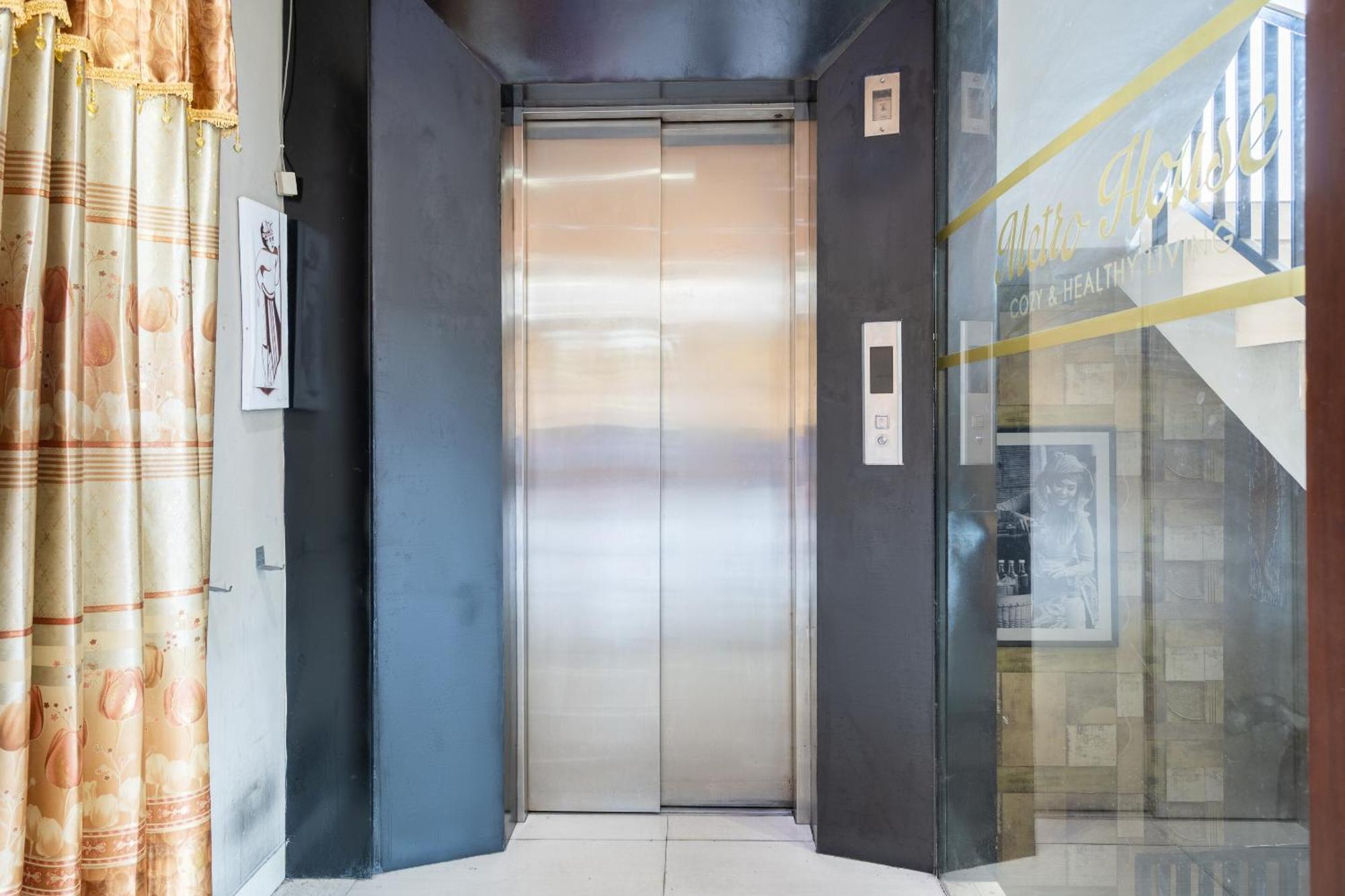 מלון סוראבאיה Super Oyo Flagship 91863 Metro House מראה חיצוני תמונה